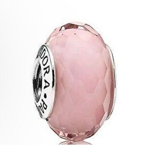 Pandora
Pink Fascinating Murano Glass Charm